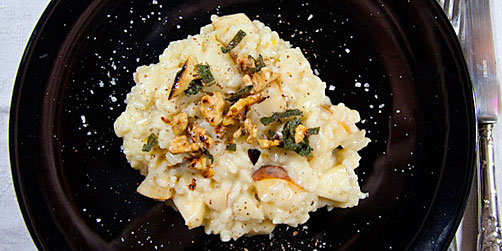 Risotto with pears, gorgonzola and walnuts
