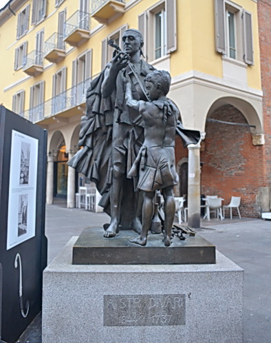 Stradivari Statue - Cremona