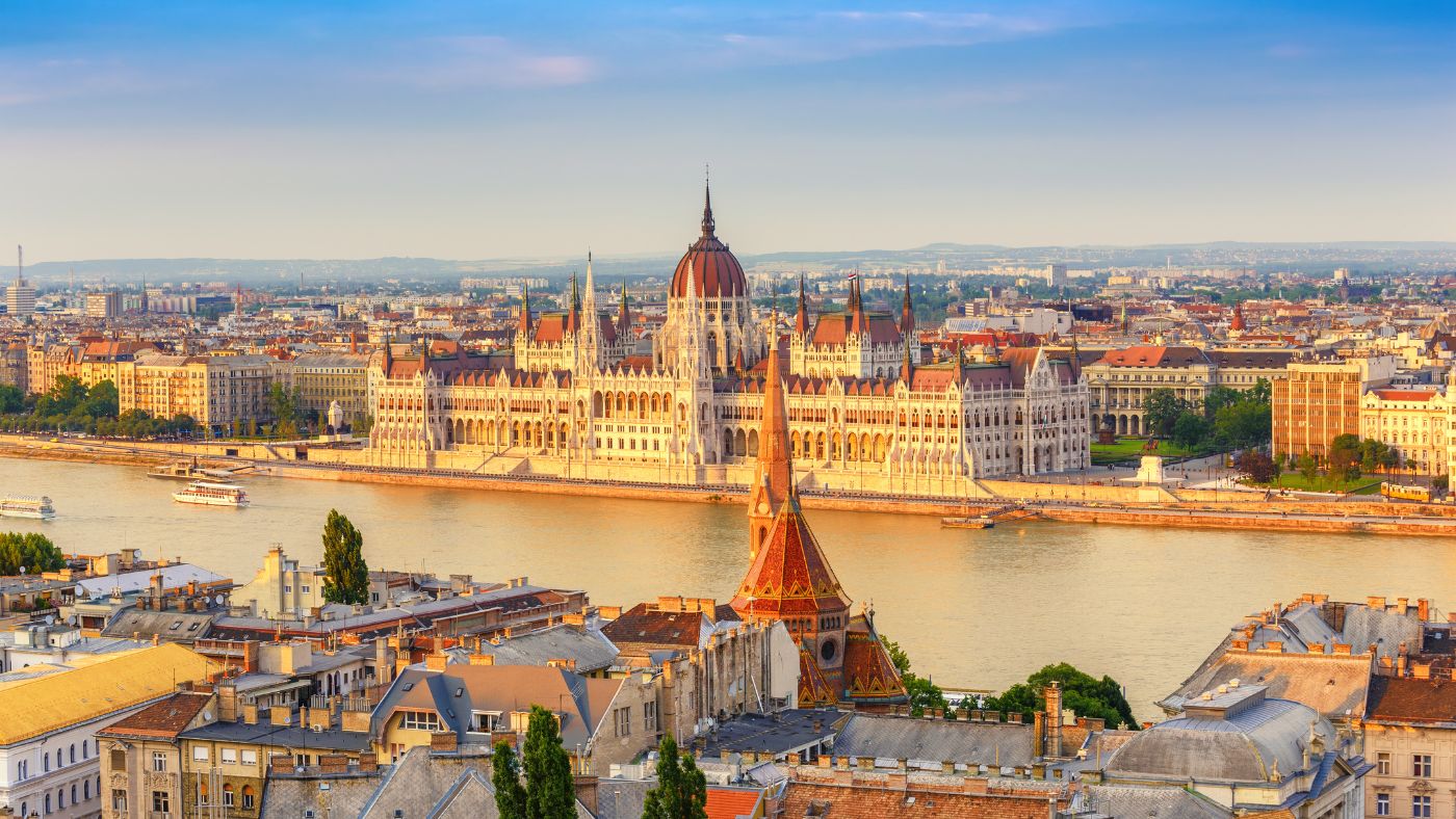 Explore Budapest and Hungary with Experience Plus!