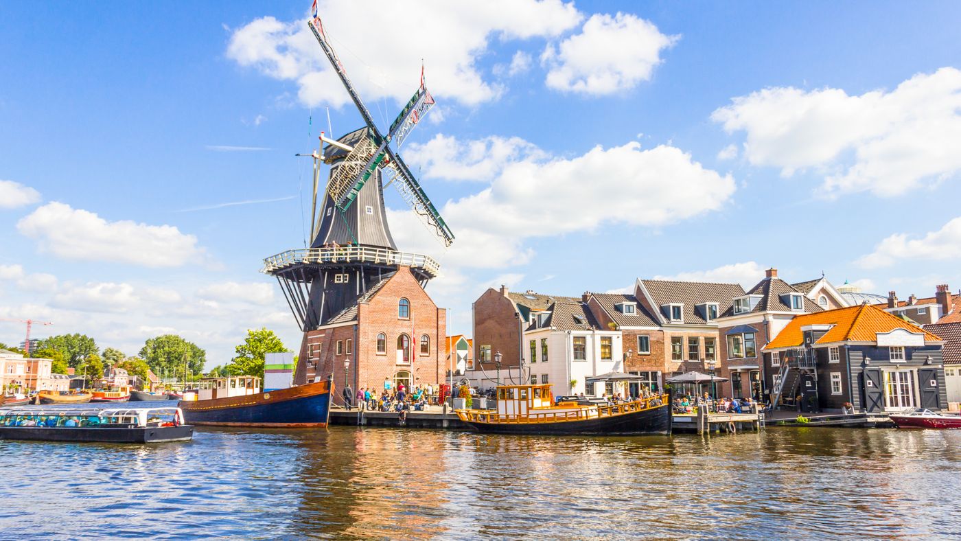 Explore the Netherlands with Experience Plus!