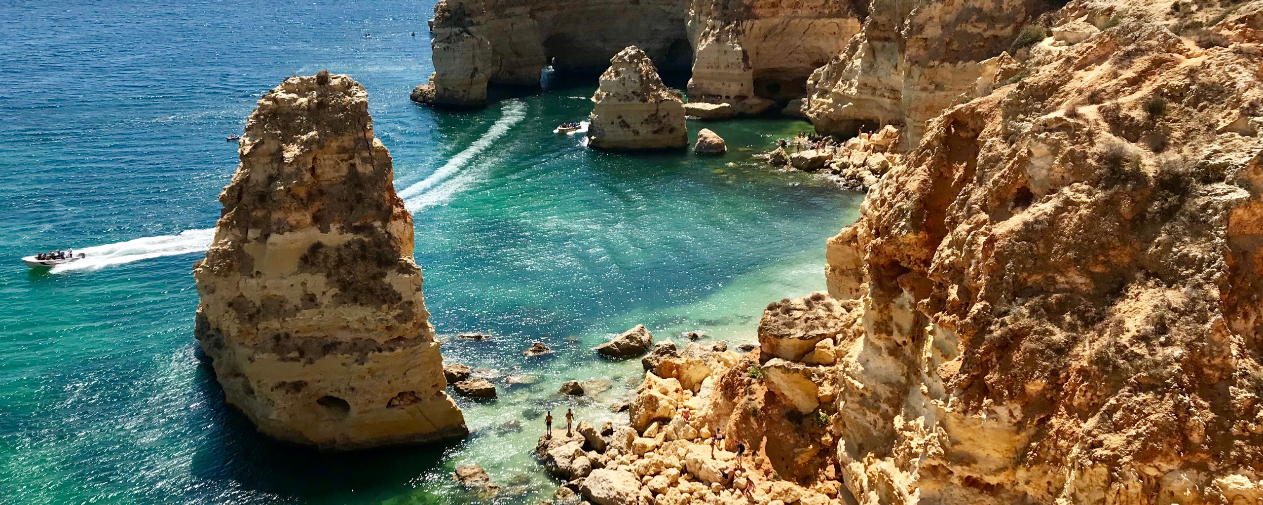 Explore the stunning coast of the Algarve with ExperiencePlus